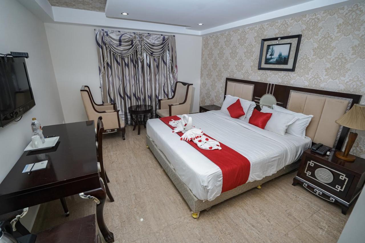 Hotel Sidhartha Chalakudy Kizhake Chalakudi ภายนอก รูปภาพ