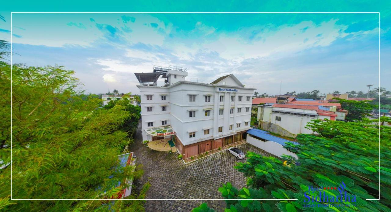 Hotel Sidhartha Chalakudy Kizhake Chalakudi ภายนอก รูปภาพ