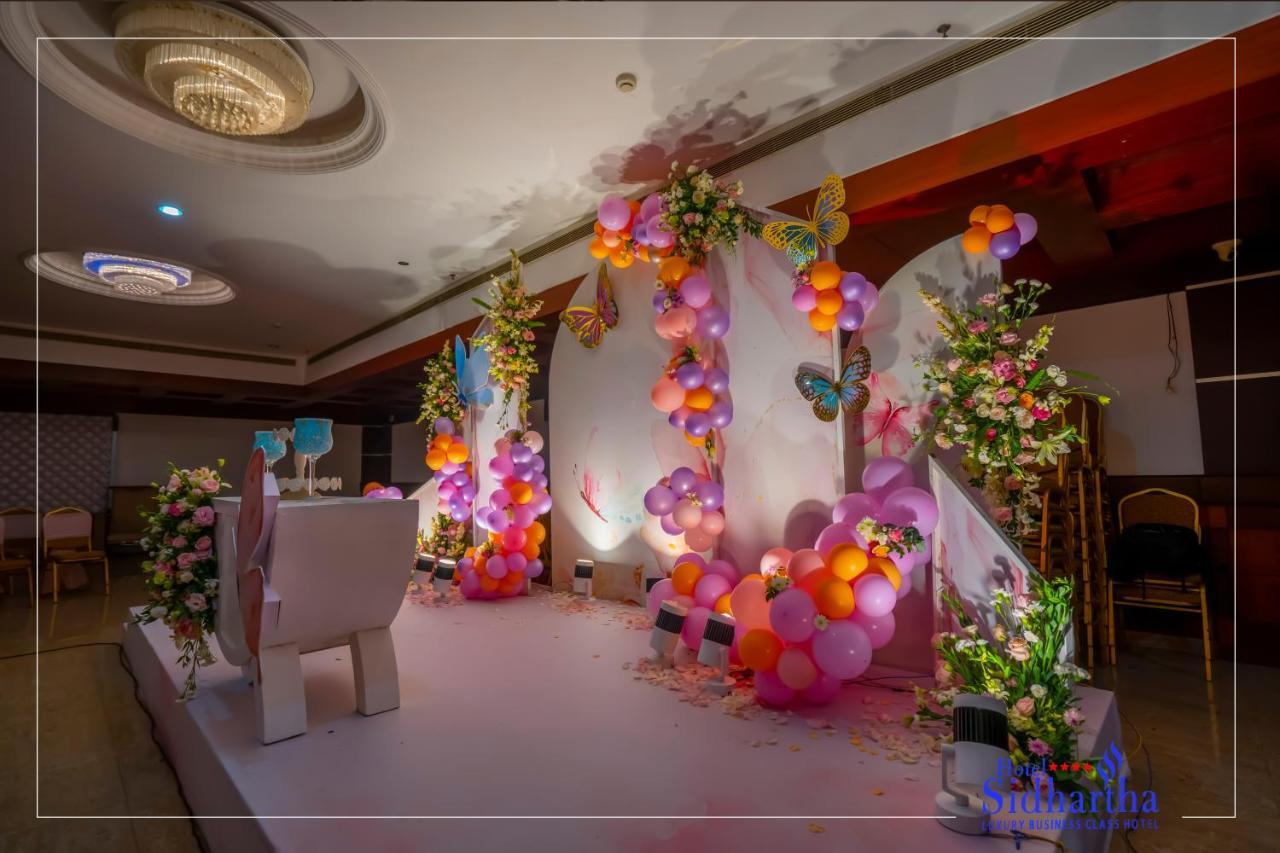 Hotel Sidhartha Chalakudy Kizhake Chalakudi ภายนอก รูปภาพ
