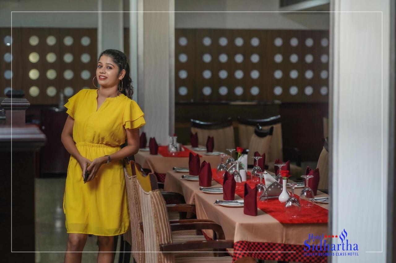 Hotel Sidhartha Chalakudy Kizhake Chalakudi ภายนอก รูปภาพ