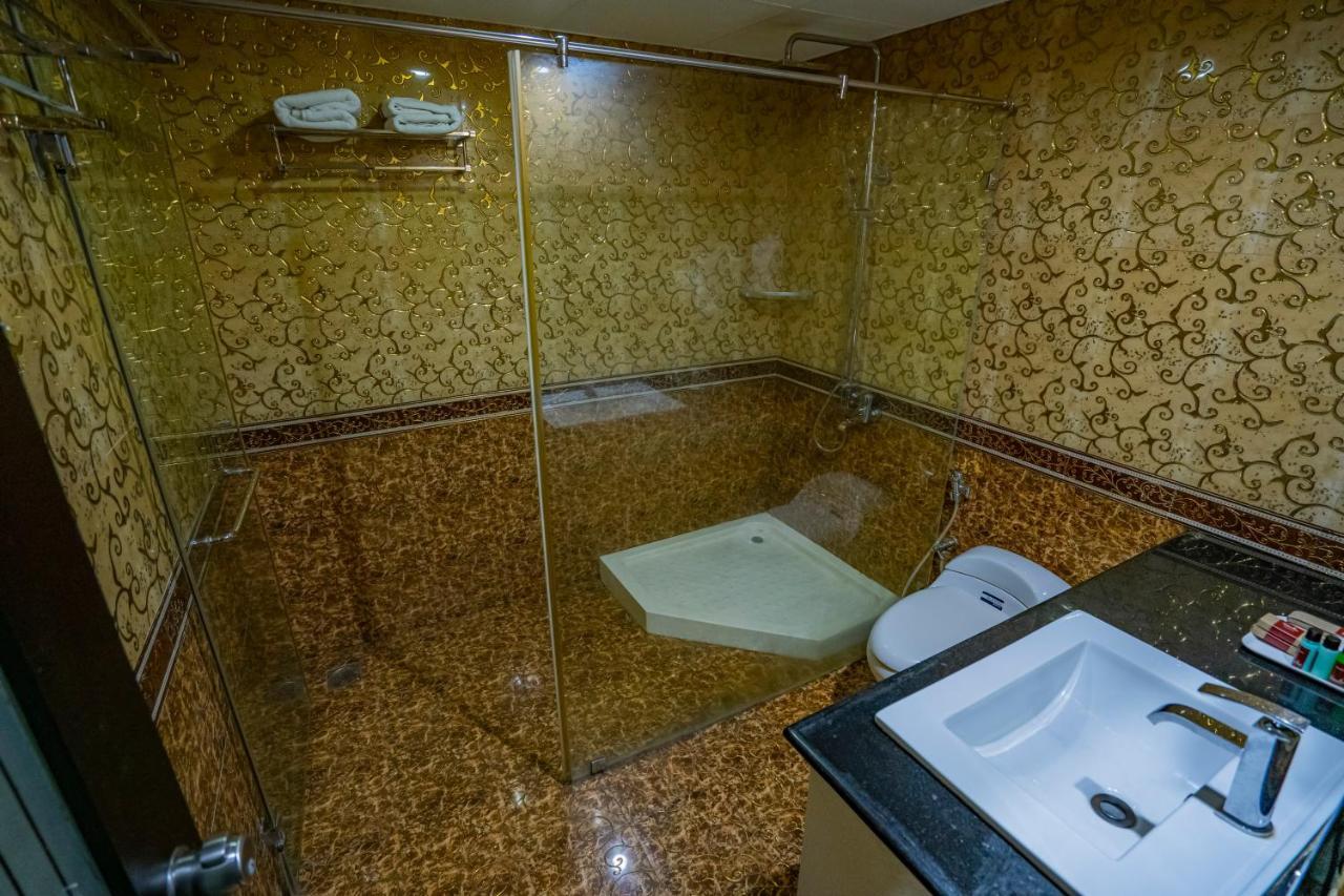Hotel Sidhartha Chalakudy Kizhake Chalakudi ภายนอก รูปภาพ