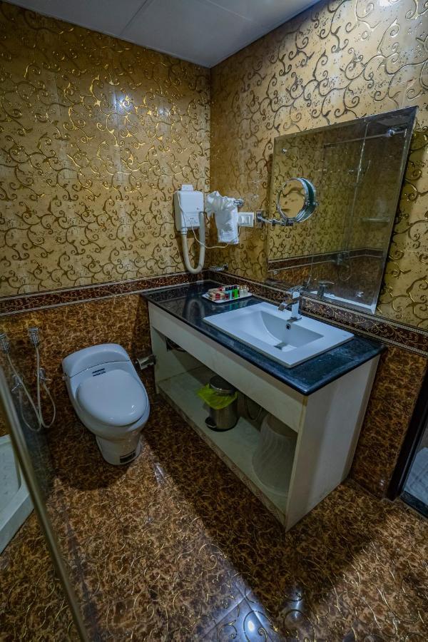 Hotel Sidhartha Chalakudy Kizhake Chalakudi ภายนอก รูปภาพ