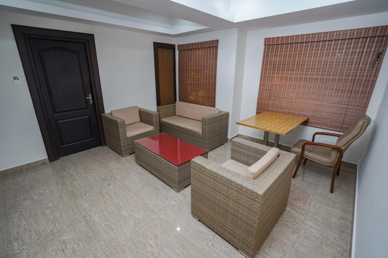 Hotel Sidhartha Chalakudy Kizhake Chalakudi ภายนอก รูปภาพ